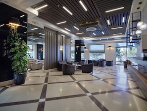 Lobby lounge
