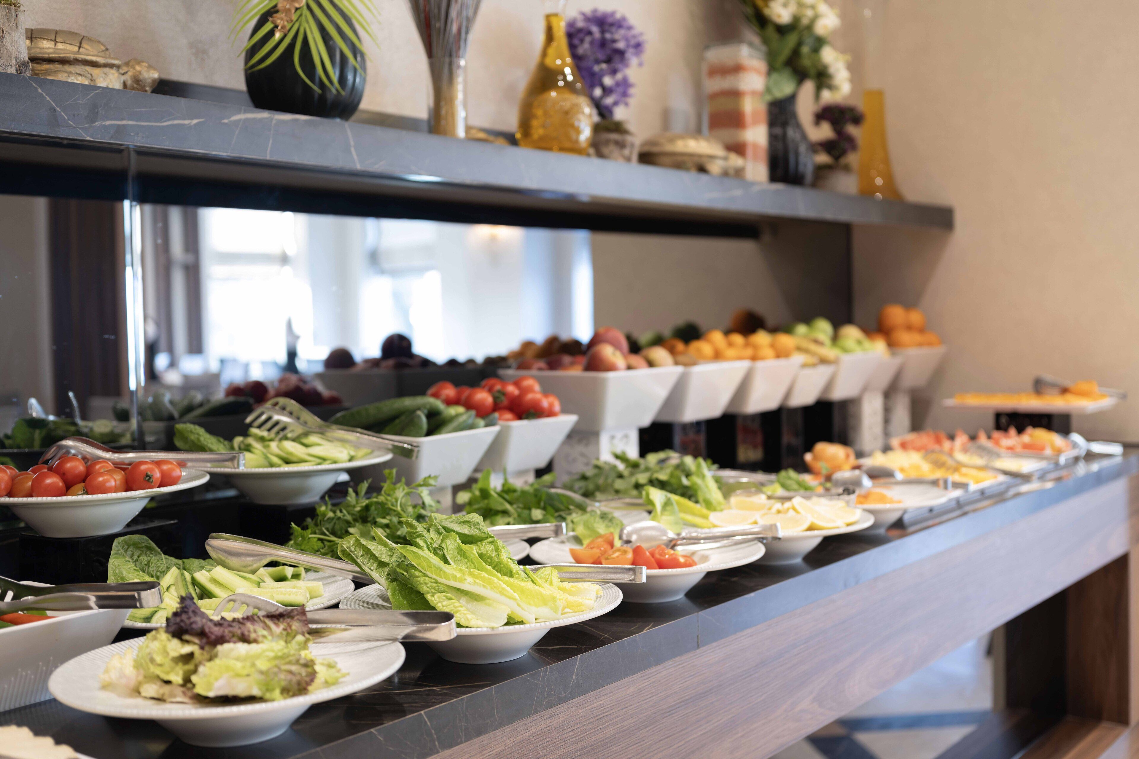 Desayuno buffet los fines de semana (TRY 30 por persona) 