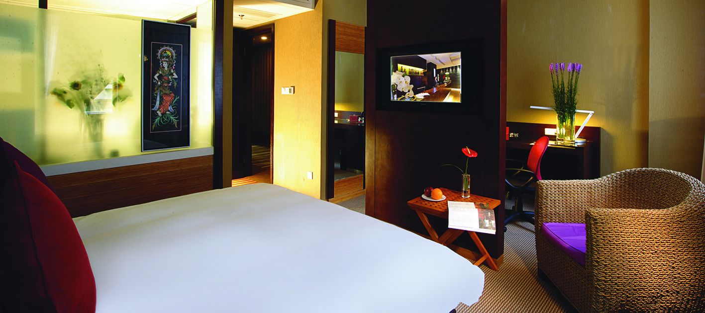 Premium bedding, down comforters, minibar, blackout drapes