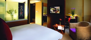 Premium bedding, down comforters, minibar, blackout drapes