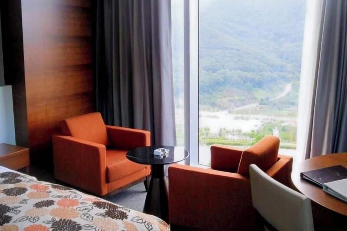 Coffres-forts dans les chambres, bureau, Wi-Fi gratuit, draps fournis