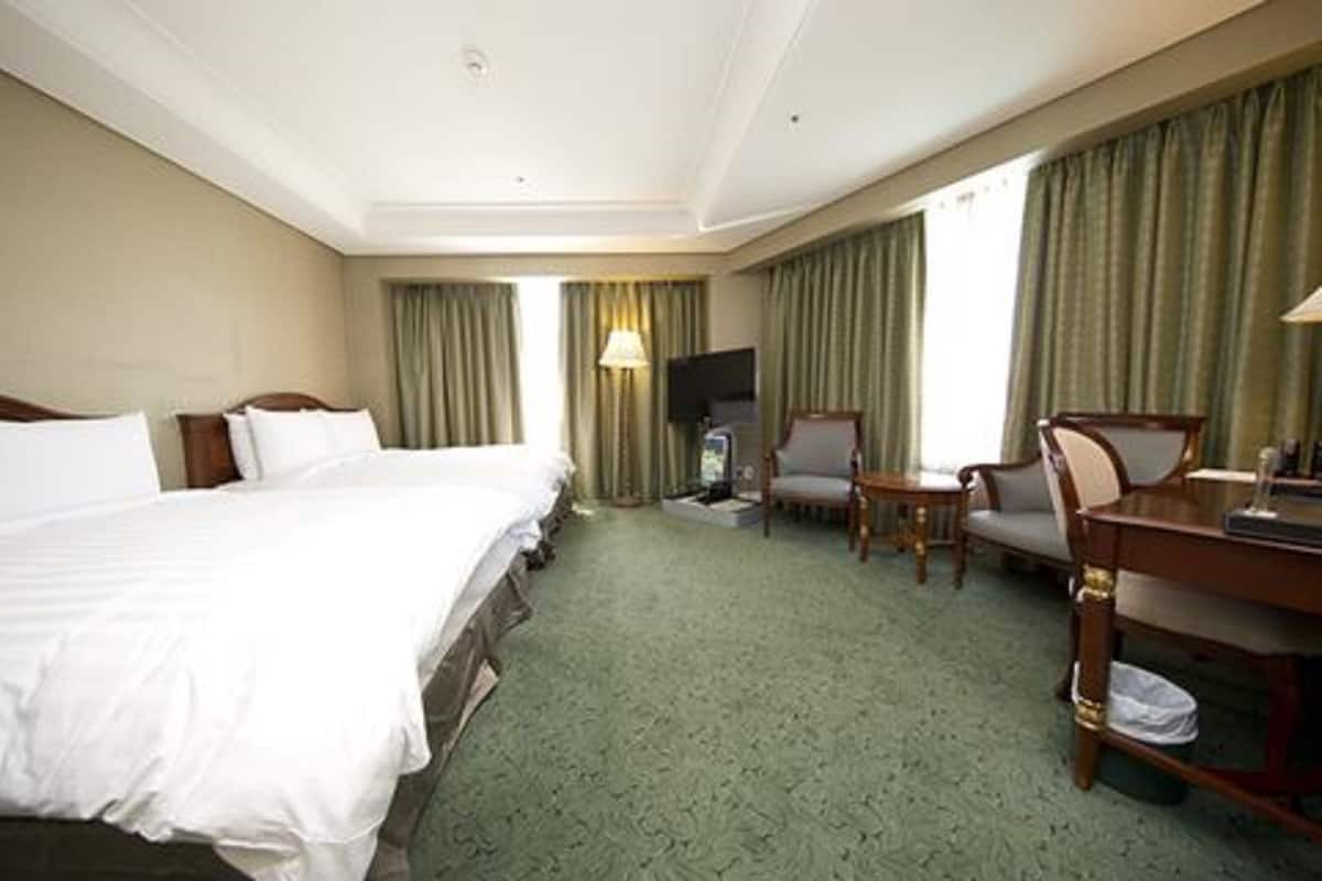 In-room safe, desk, free WiFi, bed sheets