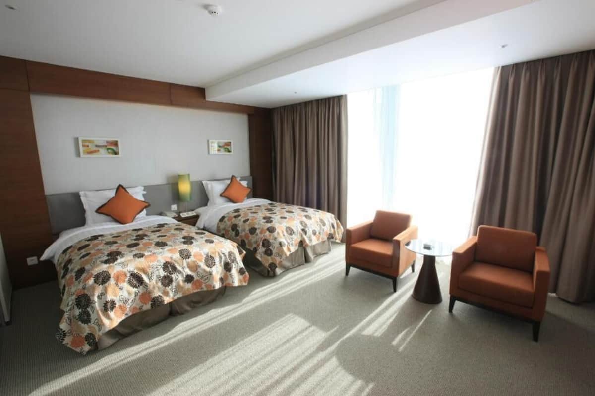 Coffres-forts dans les chambres, bureau, Wi-Fi gratuit, draps fournis