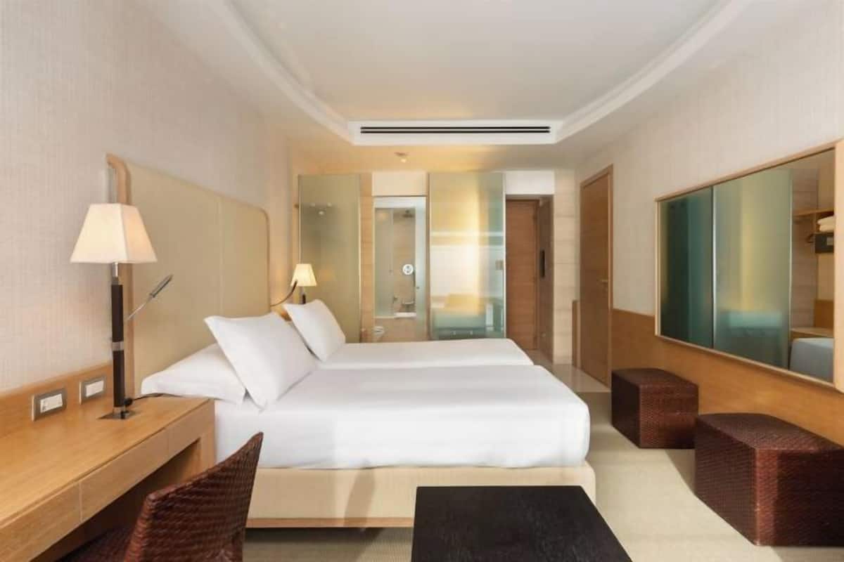 2 bilik tidur, peralatan tempat tidur premium, gebar bulu kapas