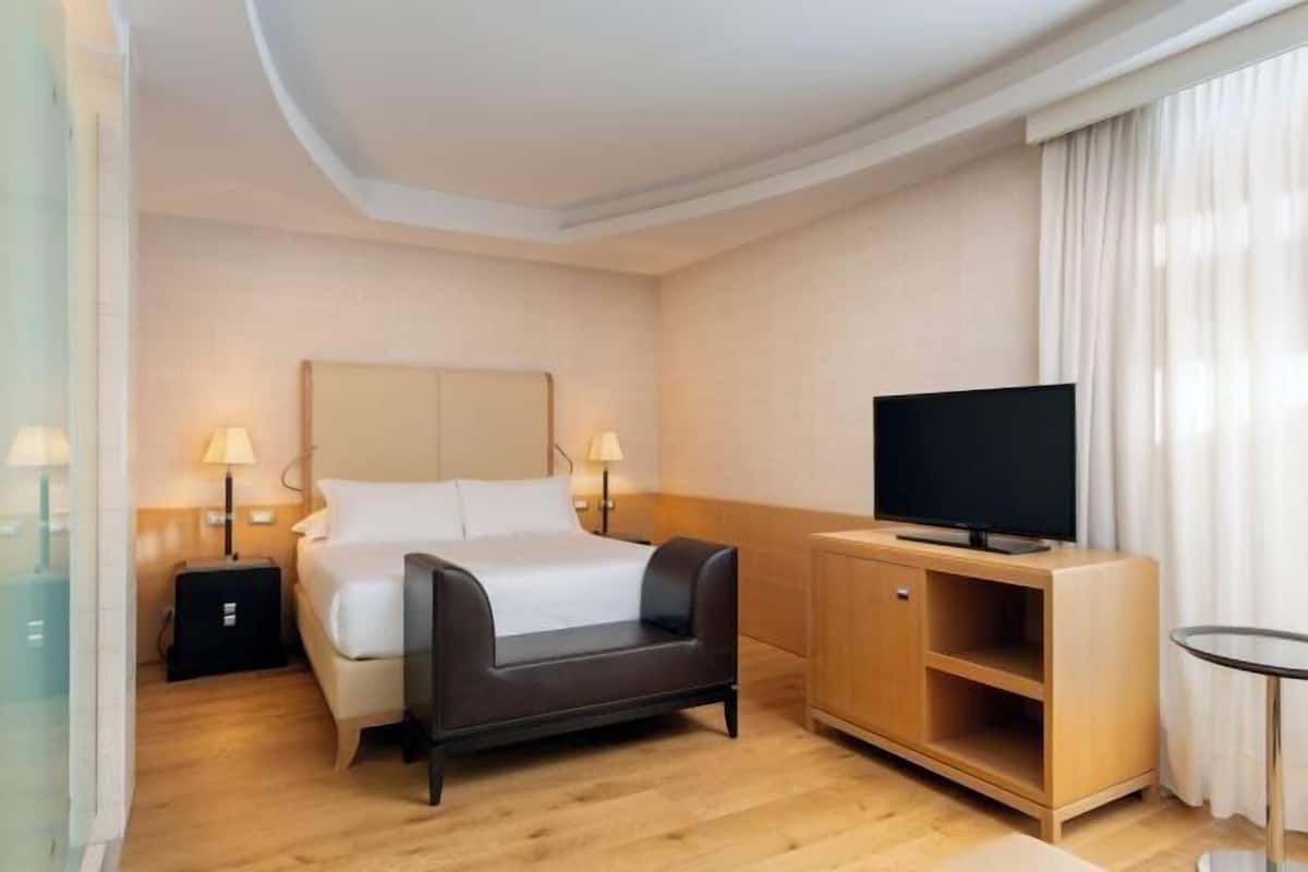 2 bilik tidur, peralatan tempat tidur premium, gebar bulu kapas