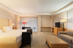 2 عدّة غرف نوم وأغطية فراش متميزة وألحفة محشوة بالريش