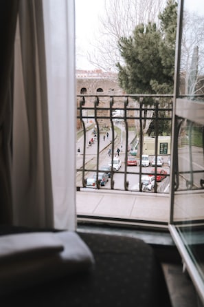 Superior Room | Minibar, in-room safe, desk, soundproofing - Hotel Latinum (Rome)