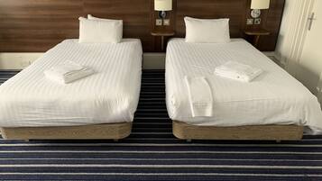 Caja de seguridad en la habitación, escritorio y insonorización