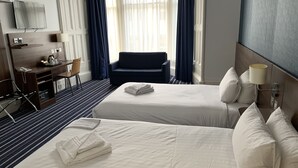 Family Room, 2 Twin Beds - Piries Hotel (Edinburgh)