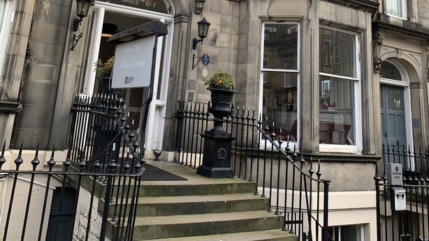 Front of property - Piries Hotel (Edinburgh)