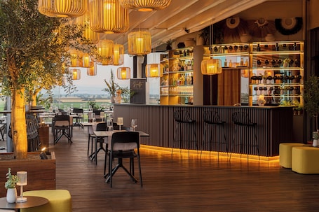 Terraza en la azotea. New Ipoint Hotel