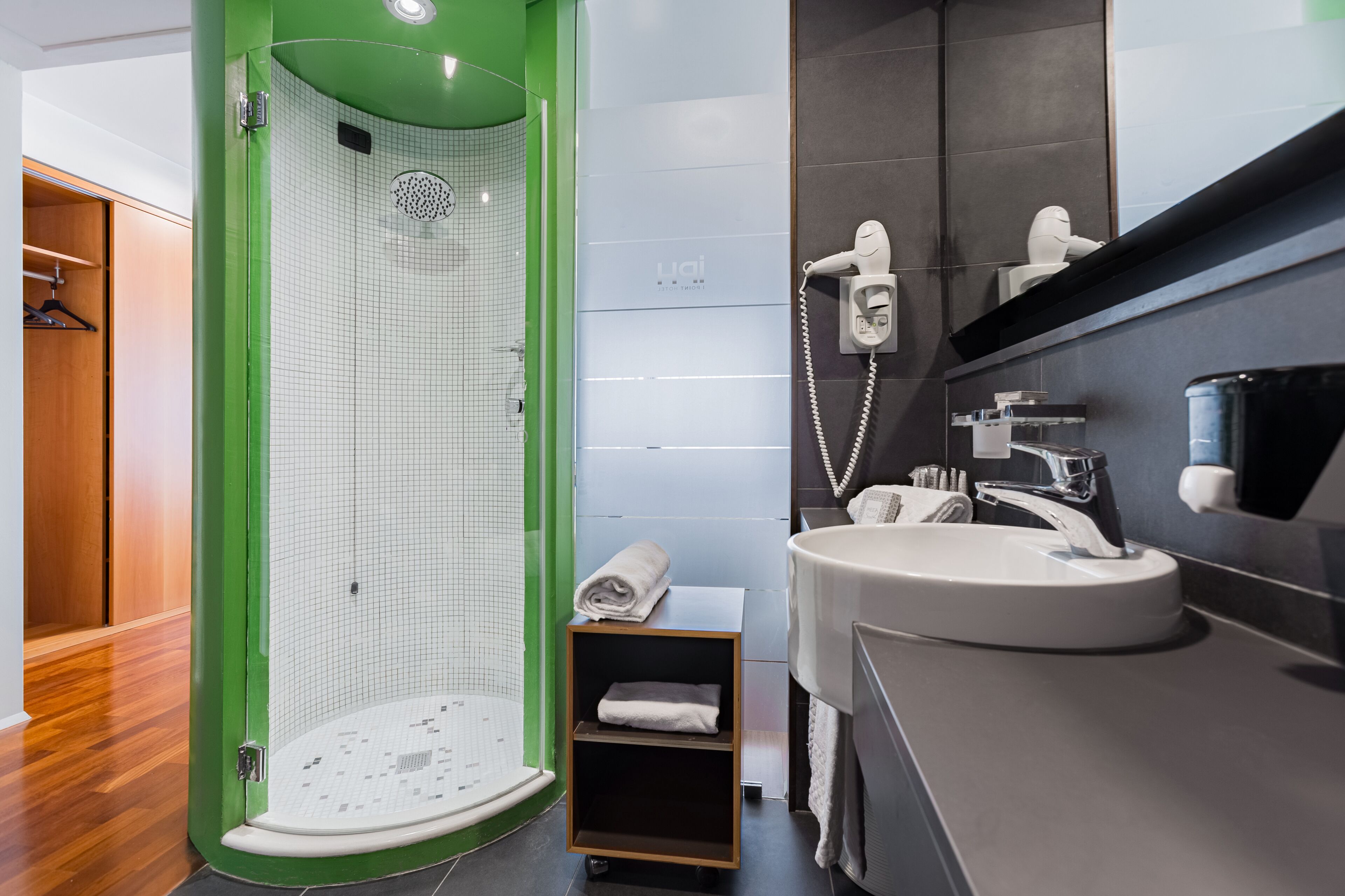 shower, free toiletries, hair dryer, slippers