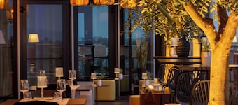 New Ipoint Hotel
