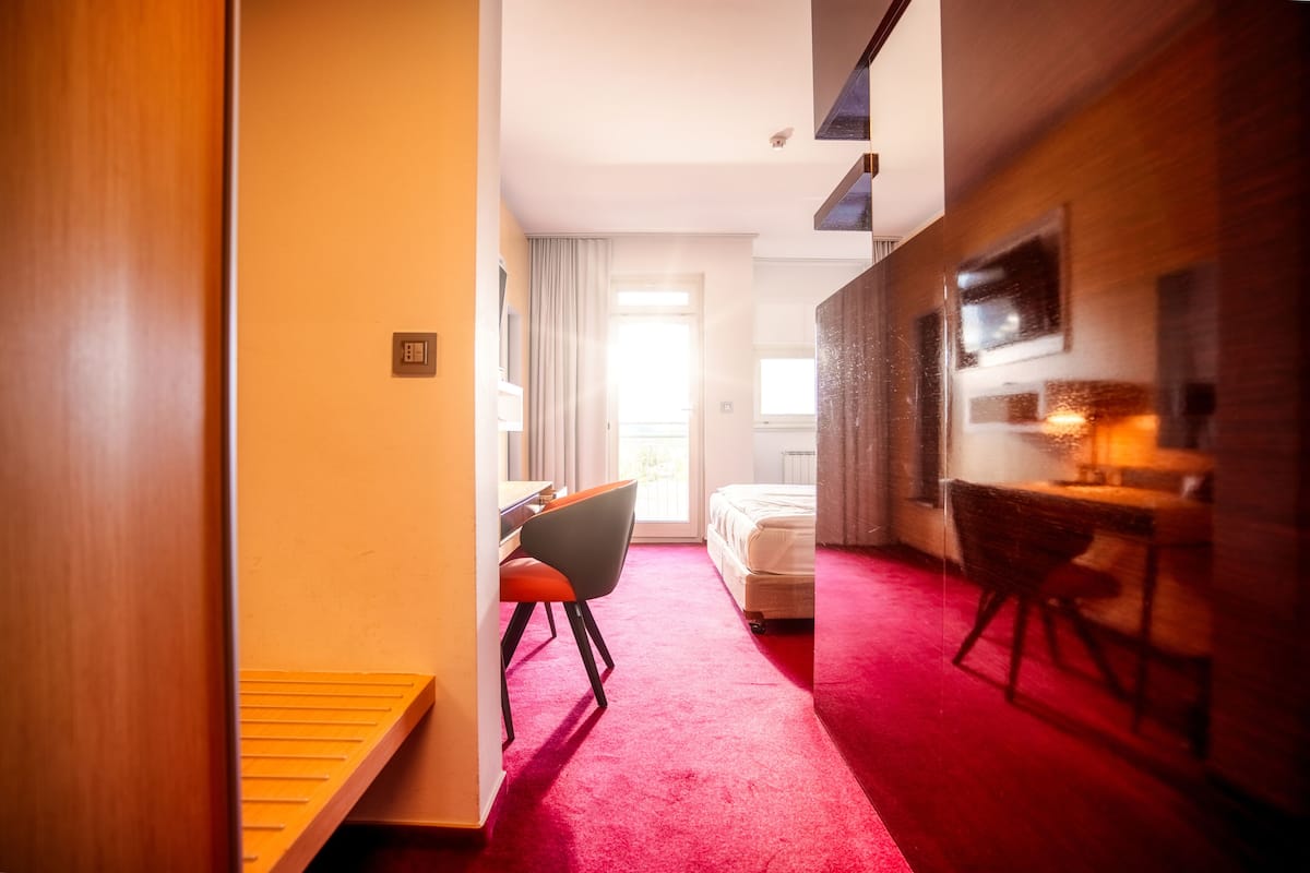Double or Twin Room | Hypo-allergenic bedding, down duvets, in-room safe, desk