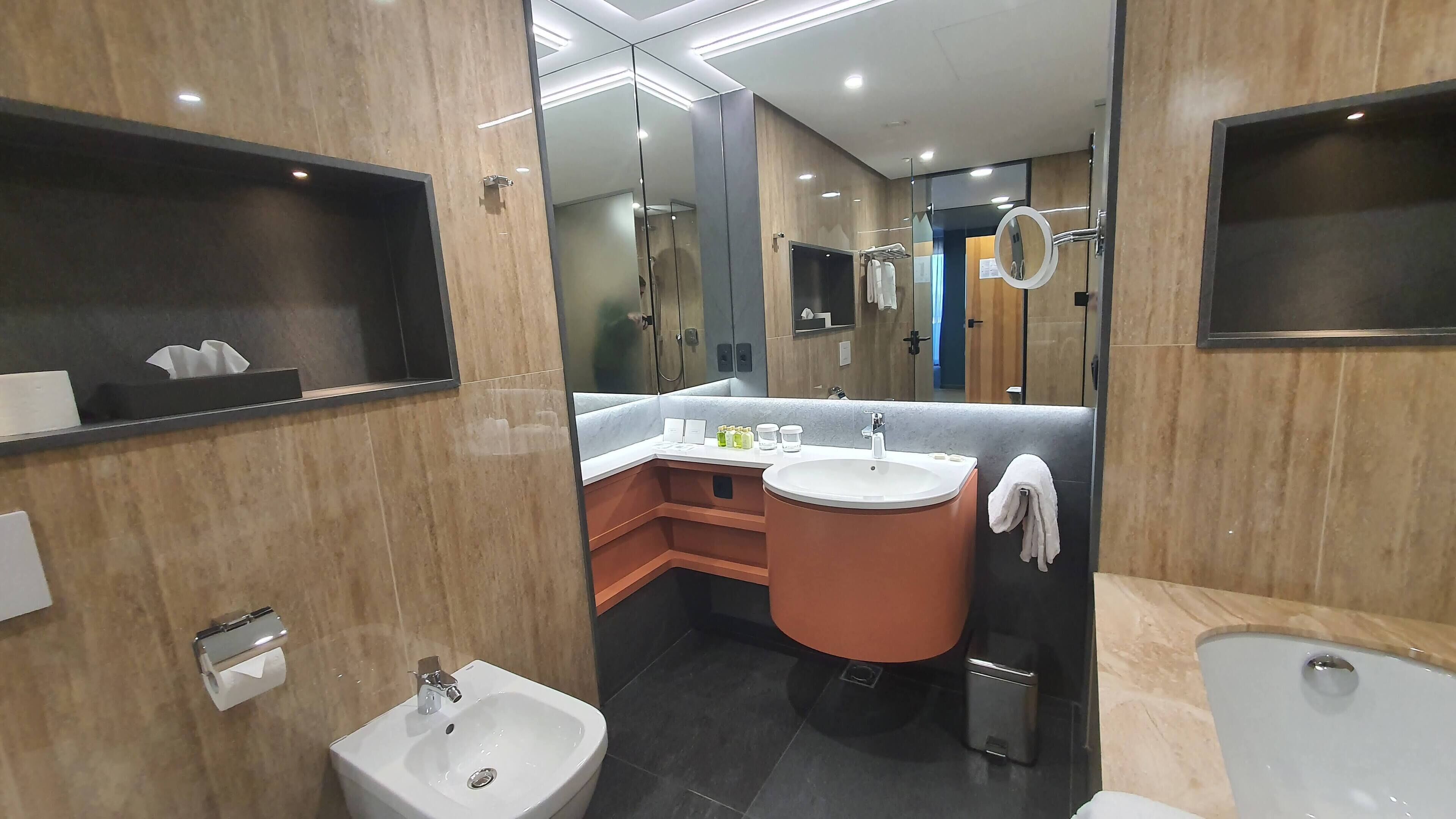 superior double room | bathroom | free toiletries, hair dryer, slippers, towels