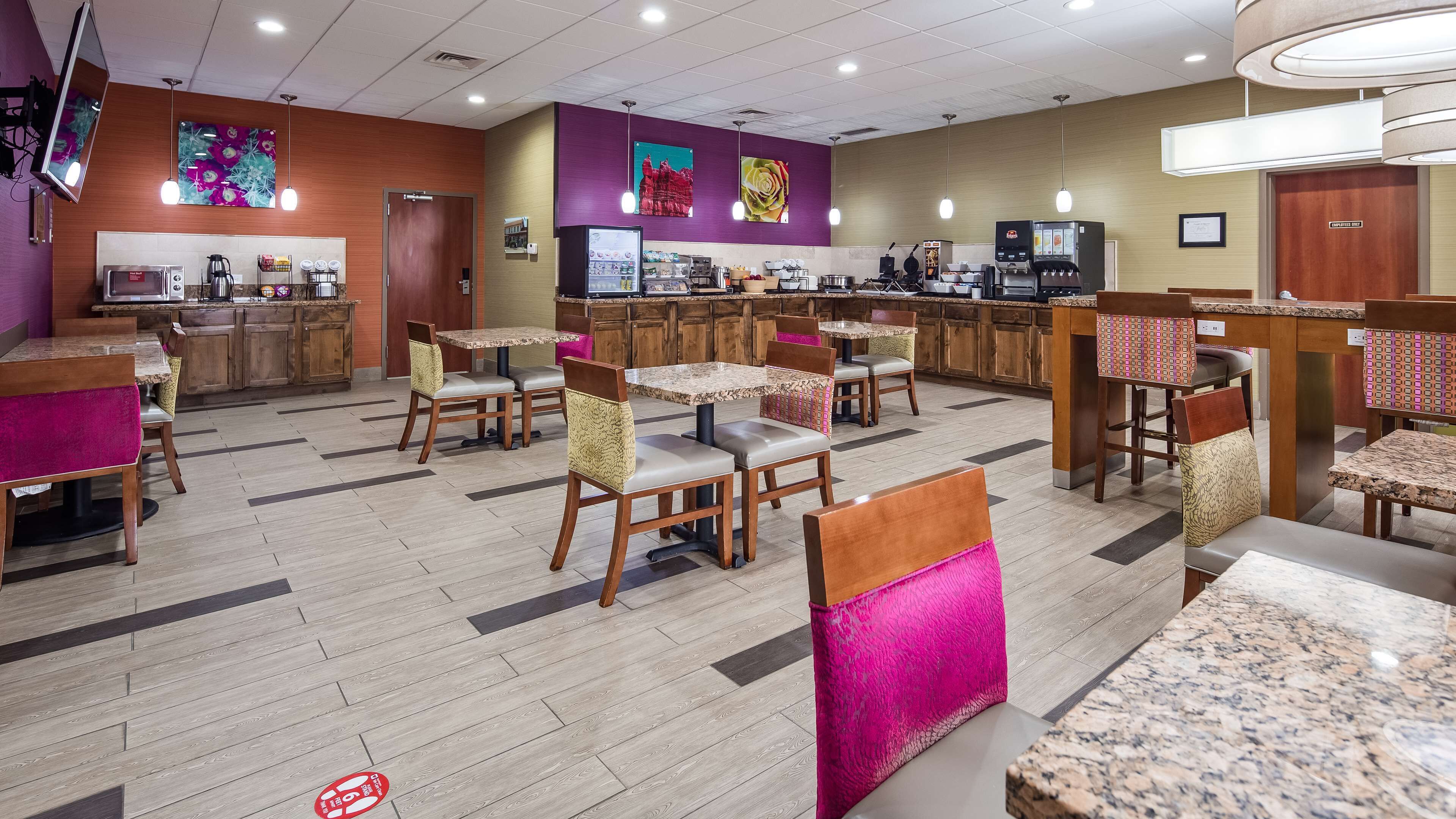 free daily full breakfast