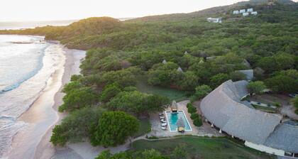 Hotel Punta Teonoste Boutique Beachfront Resort