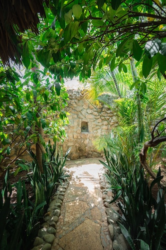 Hotel Punta Teonoste Boutique Beachfront Resort