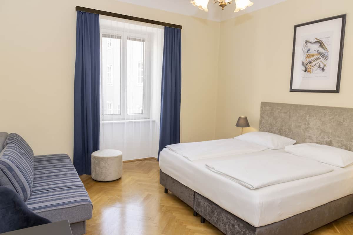 Superior-Dreibettzimmer | Schreibtisch, Bügeleisen/Bügelbrett, kostenloses WLAN, Bettwäsche