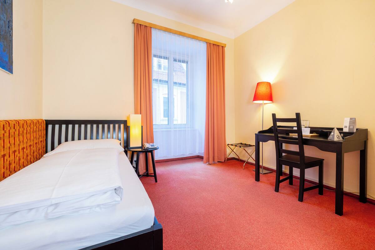 Superior Single Room | Desk, iron/ironing board (on request), WiFi (free), bed sheets