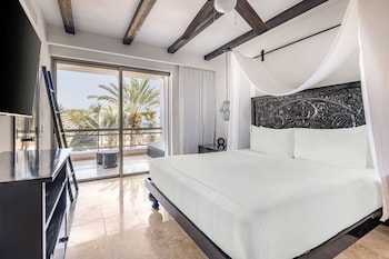 3 BEDROOM 2 KINGS 1 QUEEN OCEAN VW GRAND PH | Premium bedding, in-room safe, iron/ironing board, free WiFi at Hilton Vacation Club Cabo Azul Los Cabos