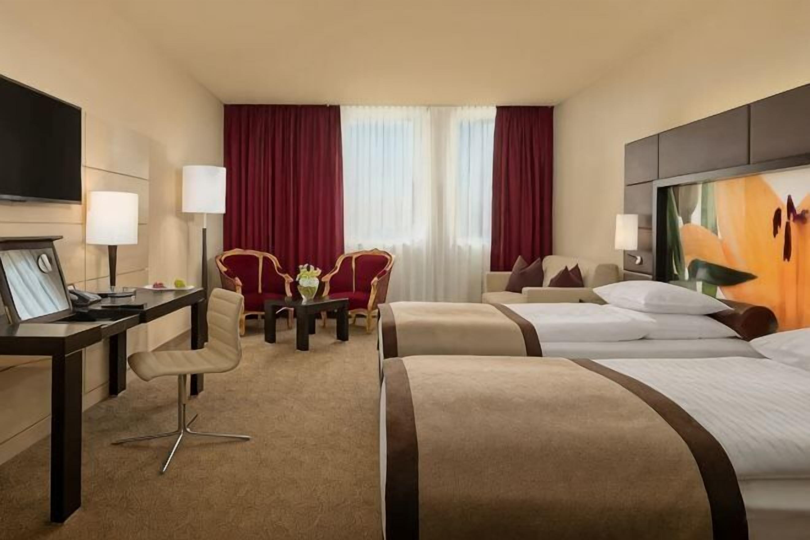 Hypo-allergenic bedding, in-room safe, desk, laptop workspace