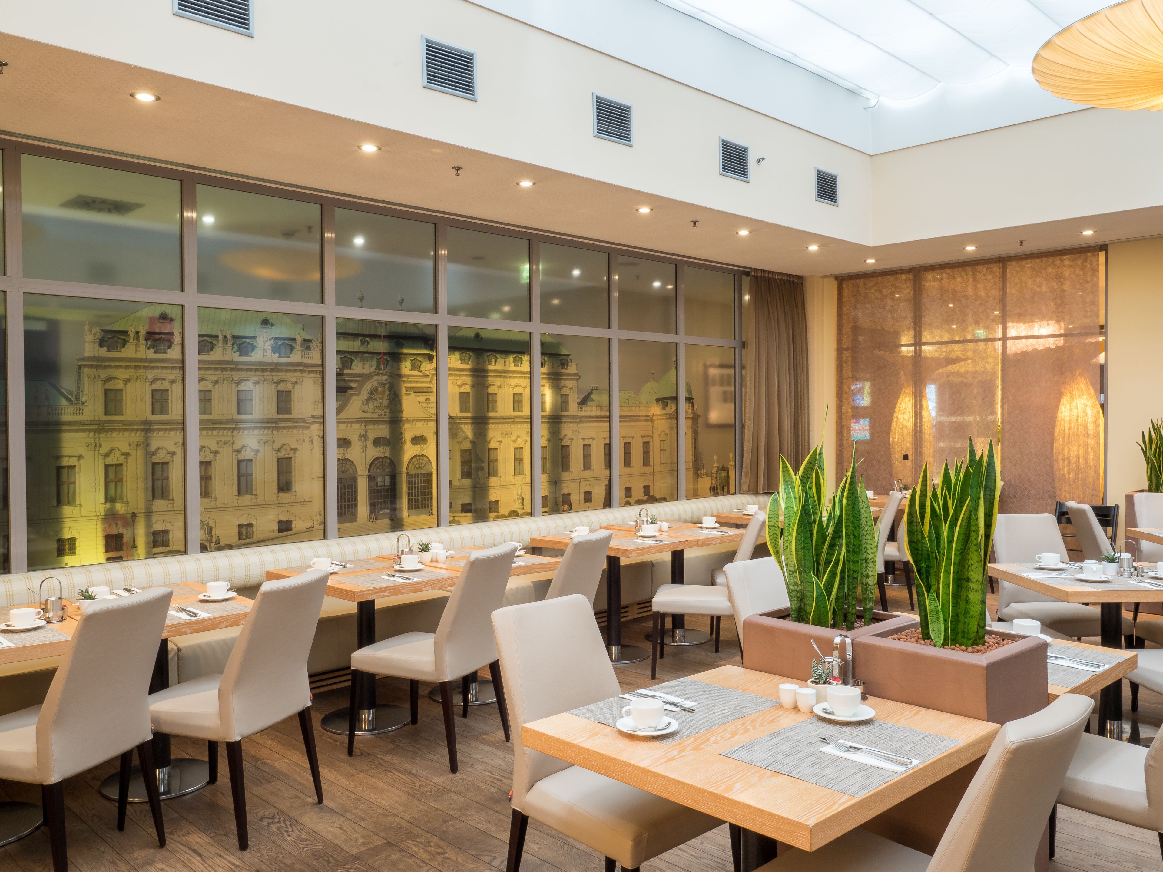 Dagelijks ontbijtbuffet (EUR 28 per persoon)