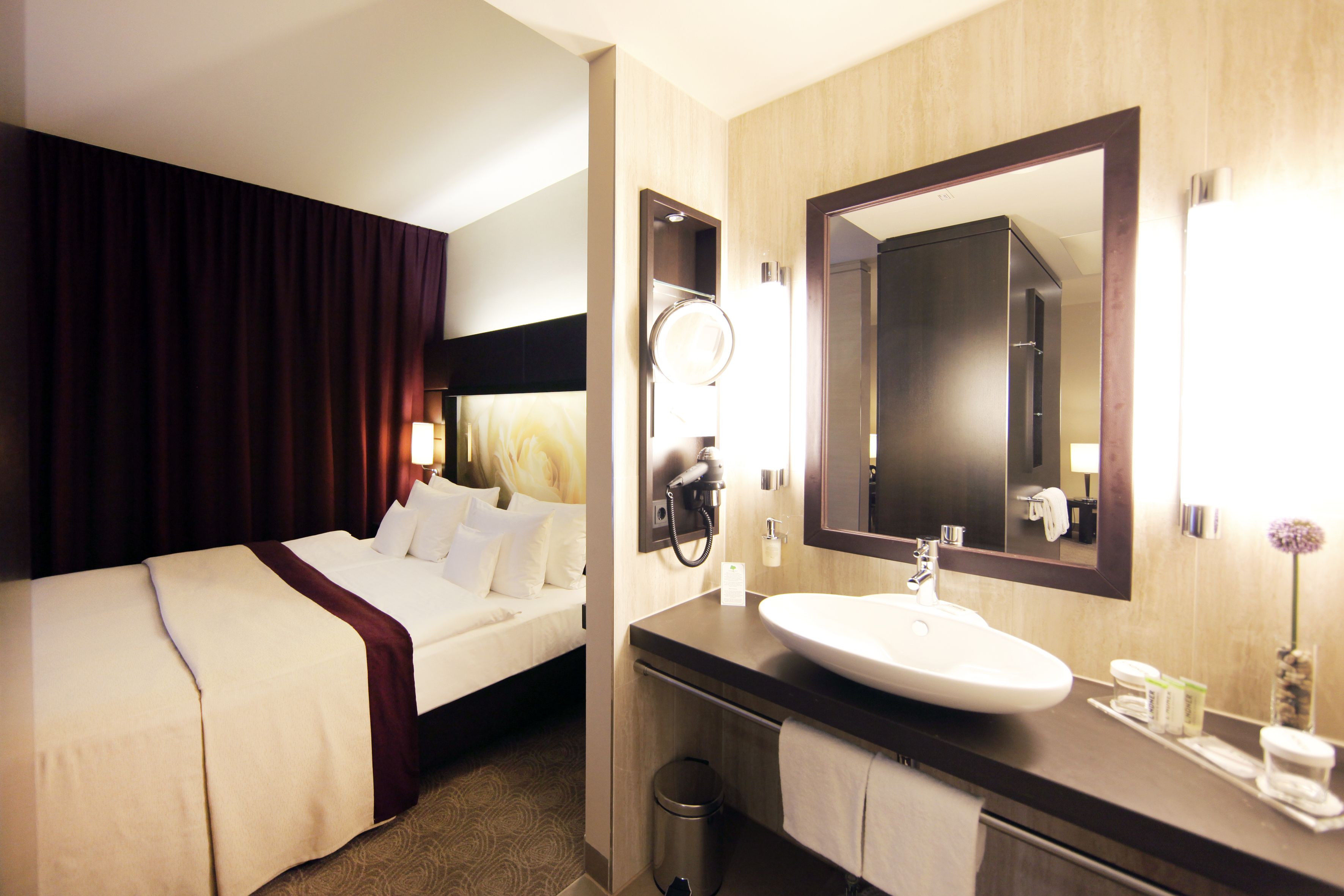 junior room | hypo-allergenic bedding, in-room safe, desk, laptop workspace