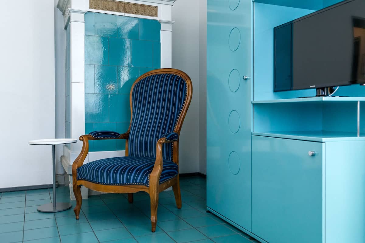 Literie hypoallergénique, minibar, coffres-forts dans les chambres