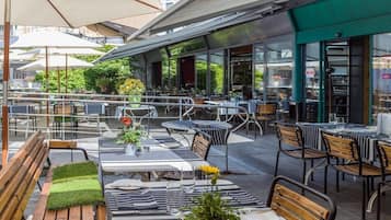 Se sirven desayunos, comidas, cenas y cocina mediterránea