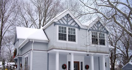 Isaiah Jones Homestead Bed & Breakfast