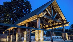 Terrace/patio - Mountain Top Inn and Resort (Warm Springs)