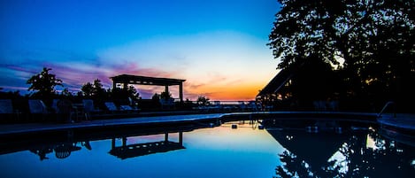 Seasonal outdoor pool, pool umbrellas, sun loungers