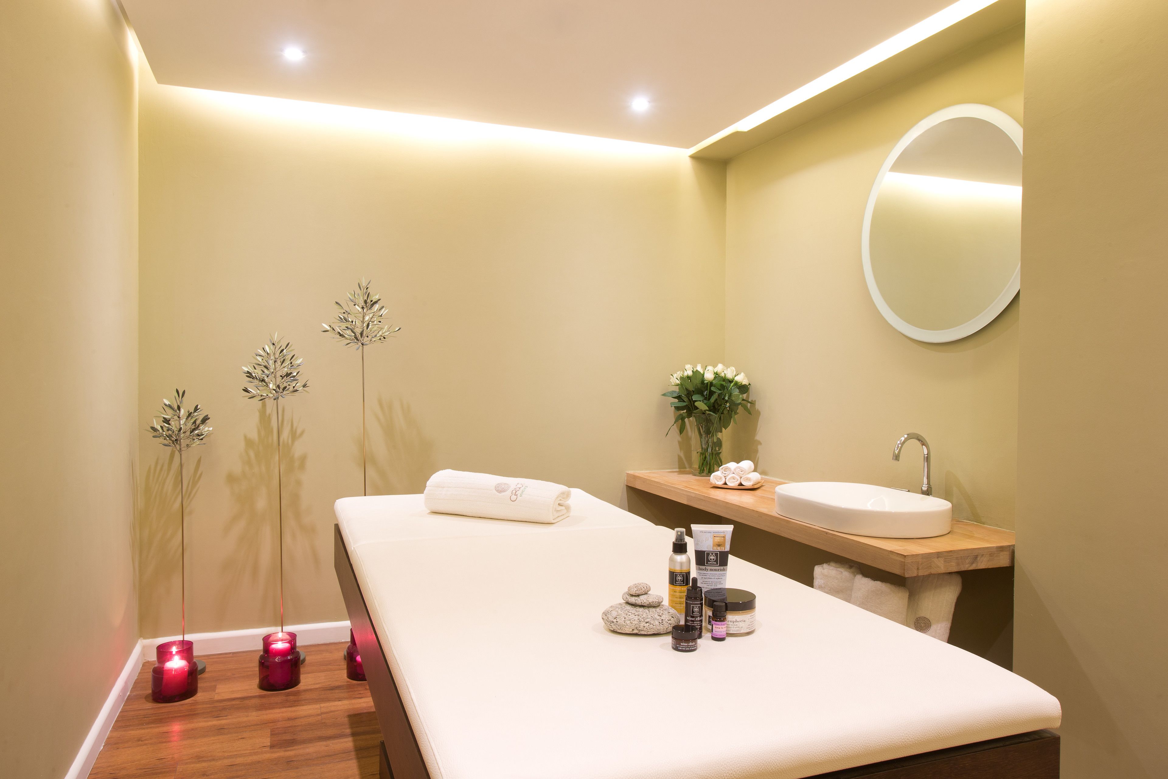 sauna, body treatments, aromatherapy, body scrubs, facials