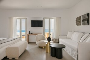 Suite (Grace with Plunge Pool) | Premium bedding, minibar, in-room safe, individually decorated - Grace Mykonos (Mykonos)