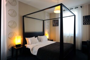 Superior Double Room, Jetted Tub, Ground Floor | Premium bedding, in-room safe, individually decorated - Villa Cap D'ail (La Baule-Escoublac)
