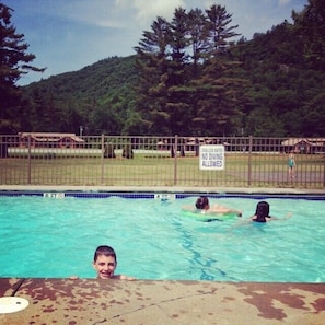 Indoor pool, seasonal outdoor pool, pool loungers - Jack O'Lantern Resort and Golf Course (North Woodstock)