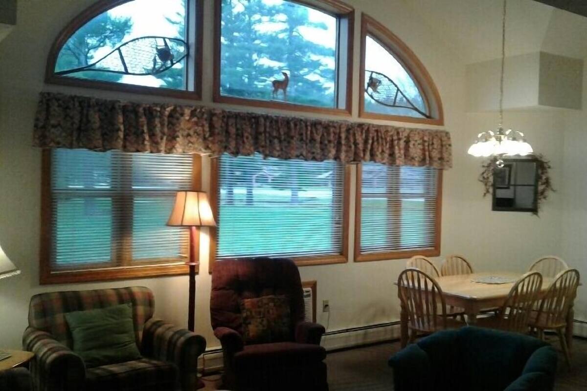 Panoramic Townhome, 3 Bedrooms, Kitchen, Golf Course OR Mountain View | 免费 WiFi、床单