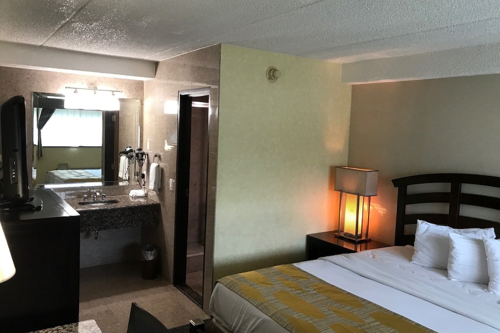 Marvin's Garden Inn
