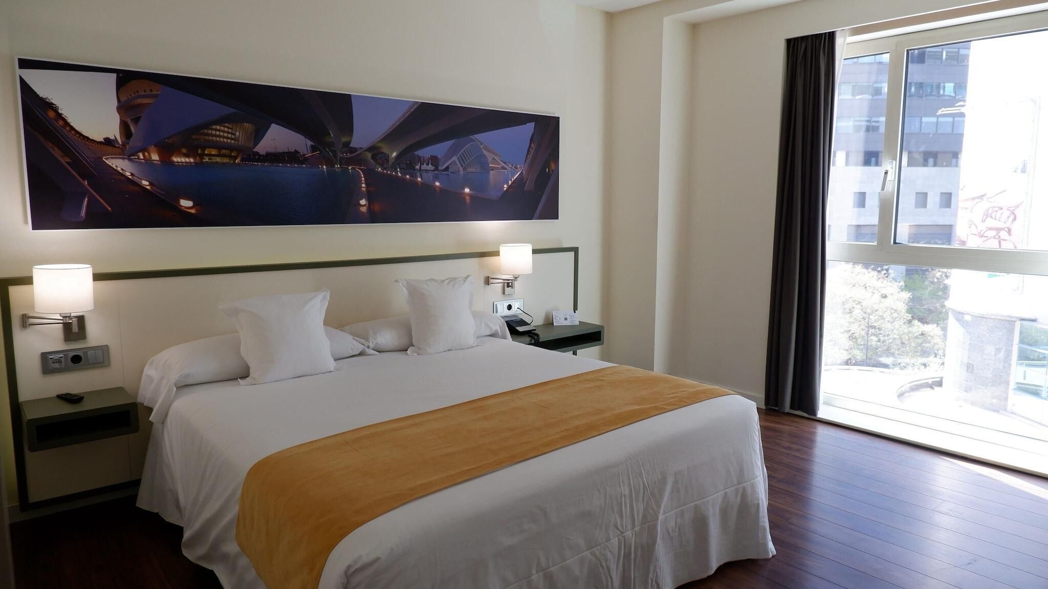 Premium bedding, down duvets, minibar, in-room safe