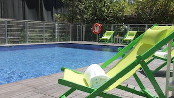2 outdoor pools, open 10:00 AM to 9:00 PM, sun loungers