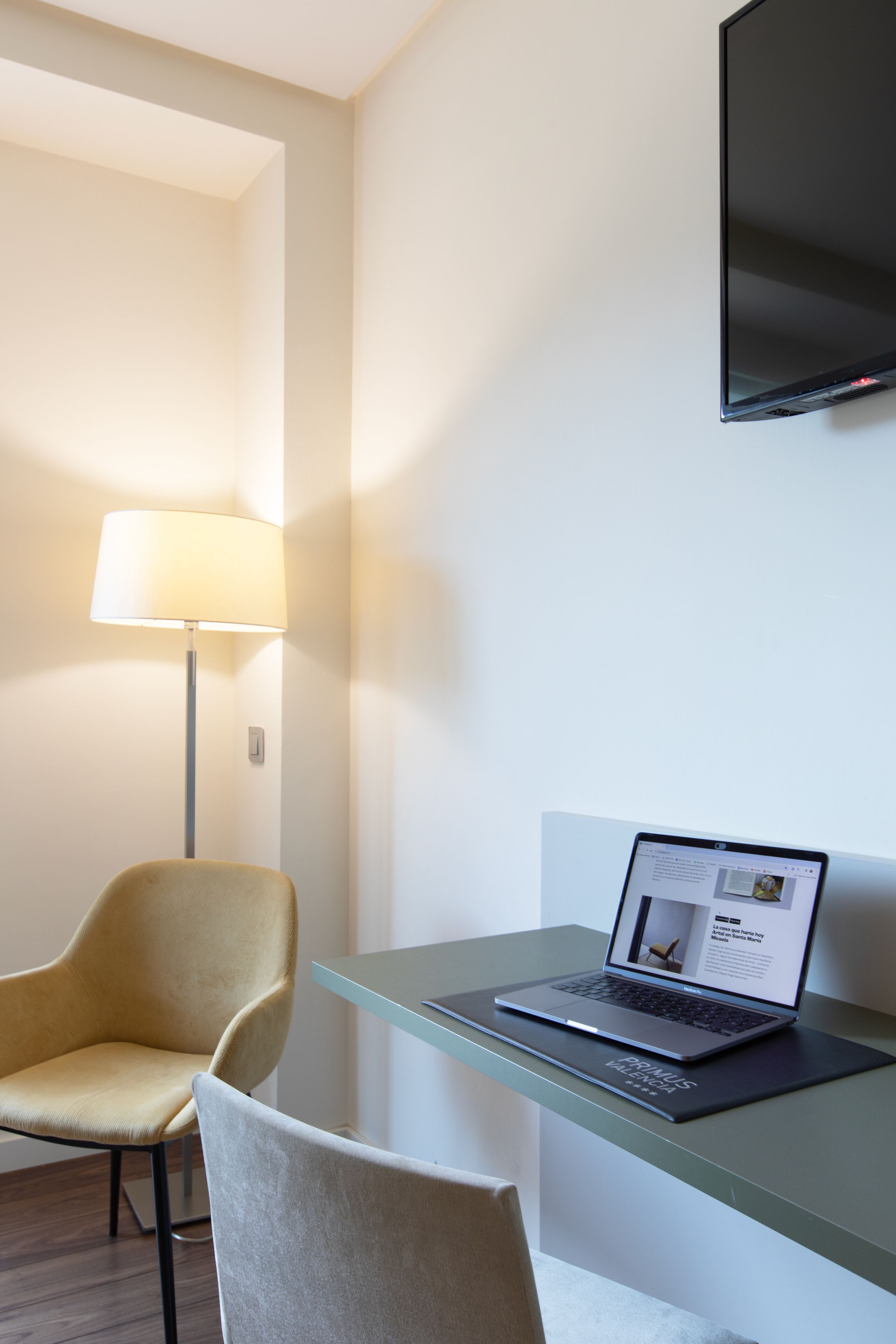 1 bedroom, premium bedding, down duvets, minibar