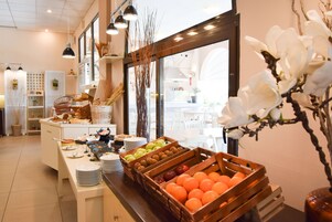 Desayuno buffet incluido todos los días 