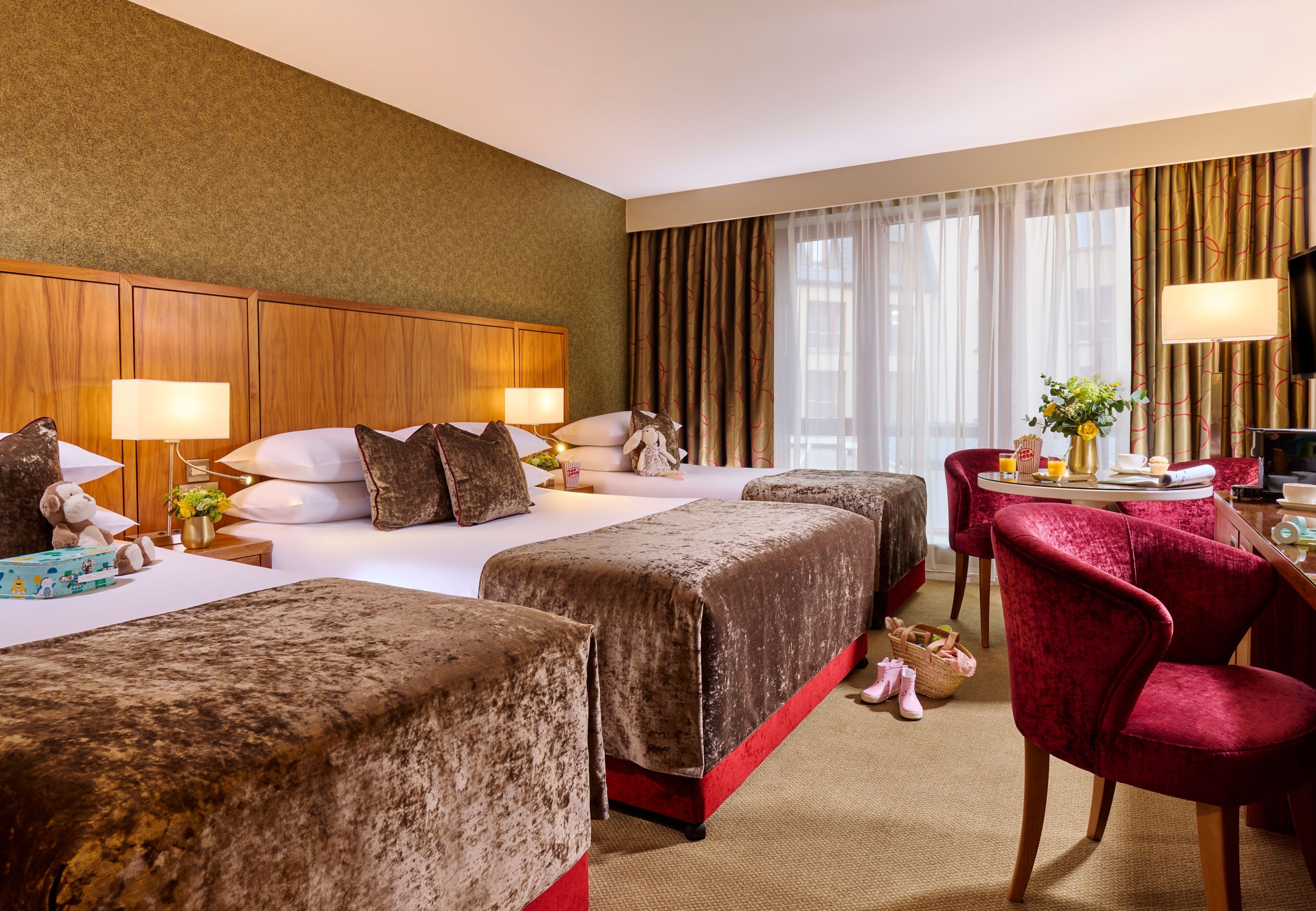 Family Room | In-room safe, desk, blackout drapes, iron/ironing board