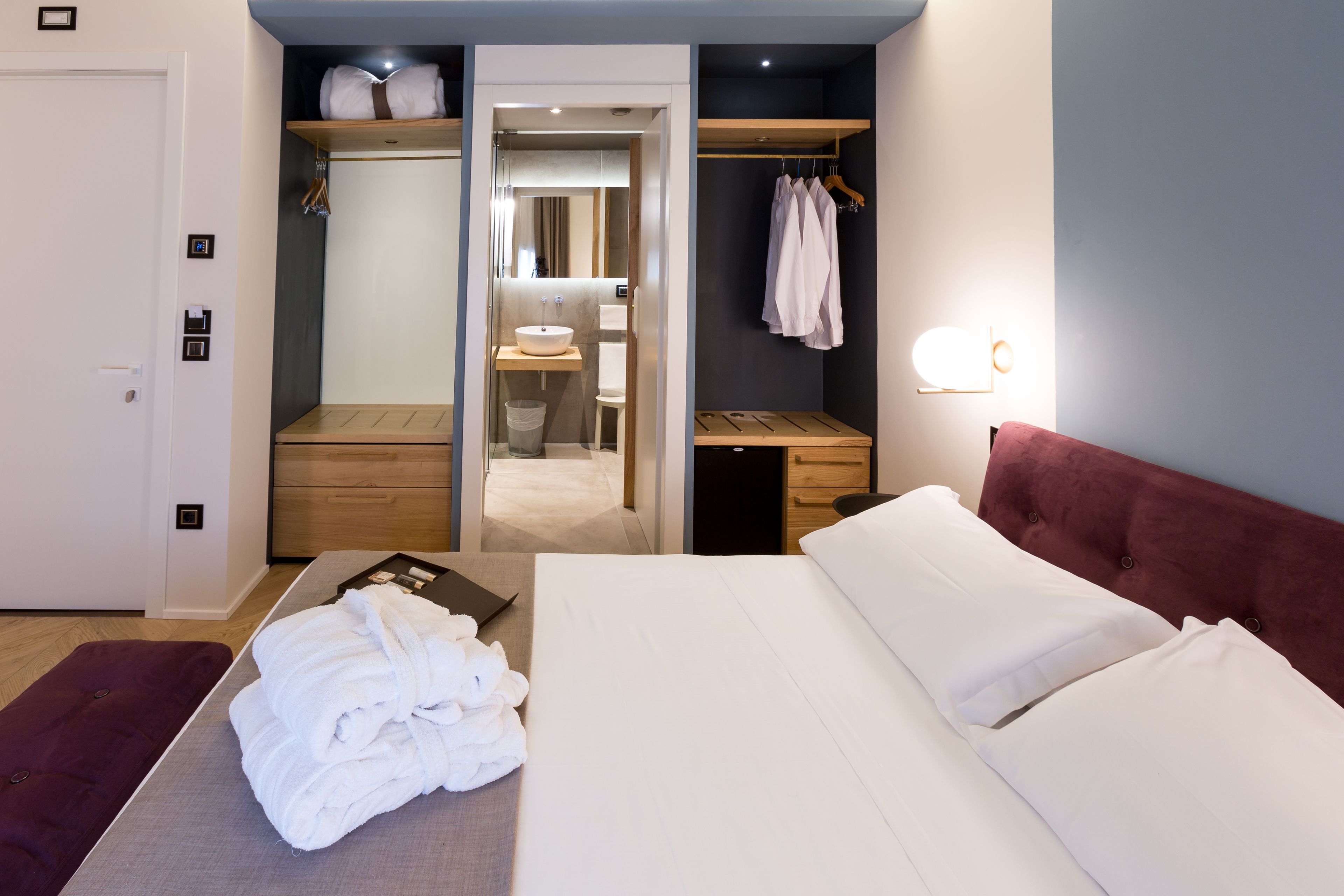 premium double or twin room | minibar, in-room safe, desk, blackout curtains