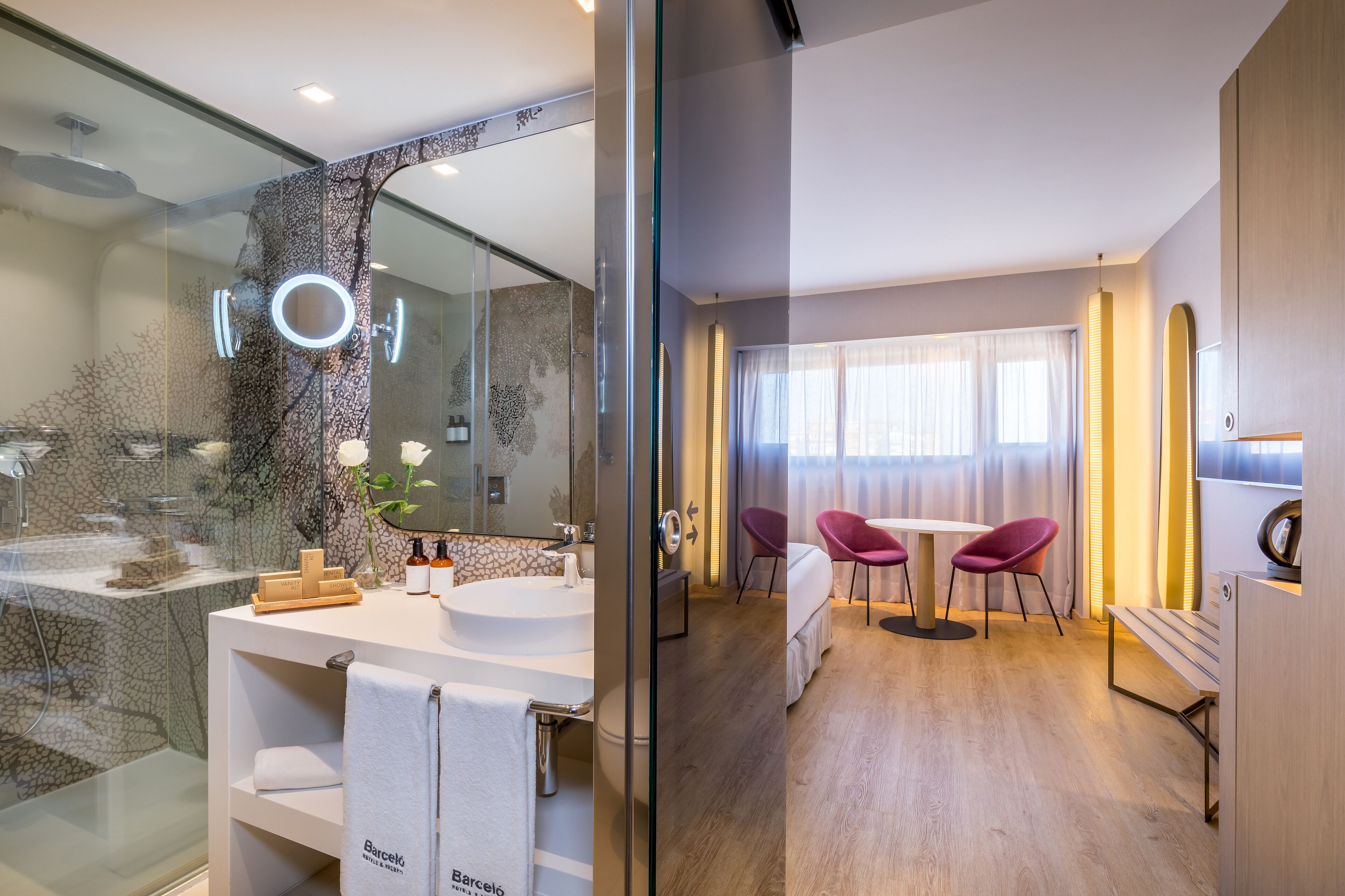 minibar, in-room safe, desk, laptop workspace