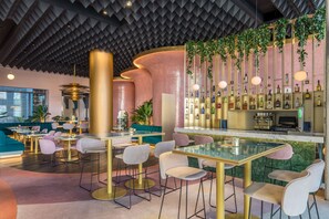 Bar (on property) - Barceló Malaga Hotel (Málaga)