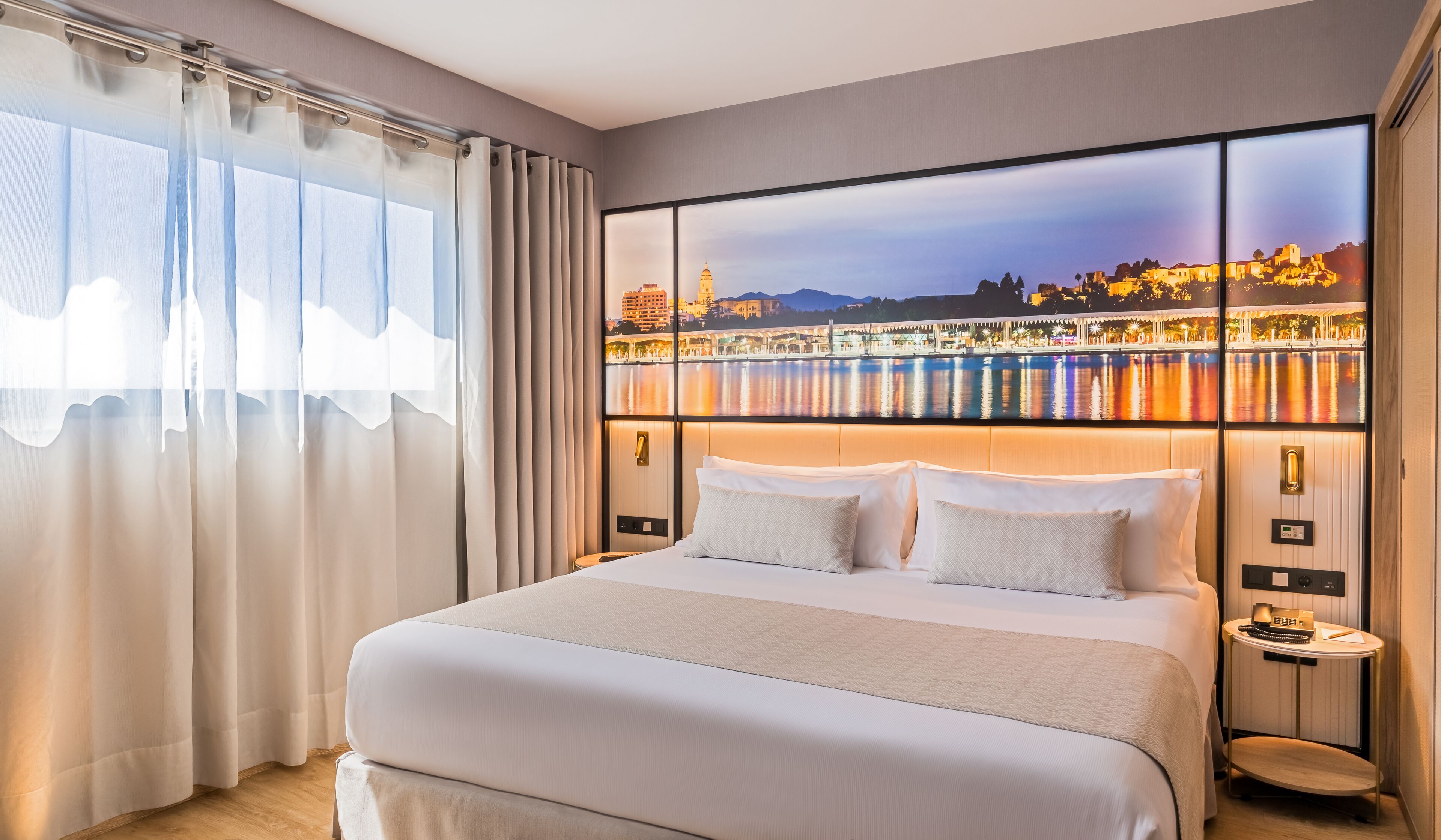 ジュニア スイート (Deluxe) | ミニバー、セーフティボックス (室内)、デスク、ノートパソコン用作業スペース