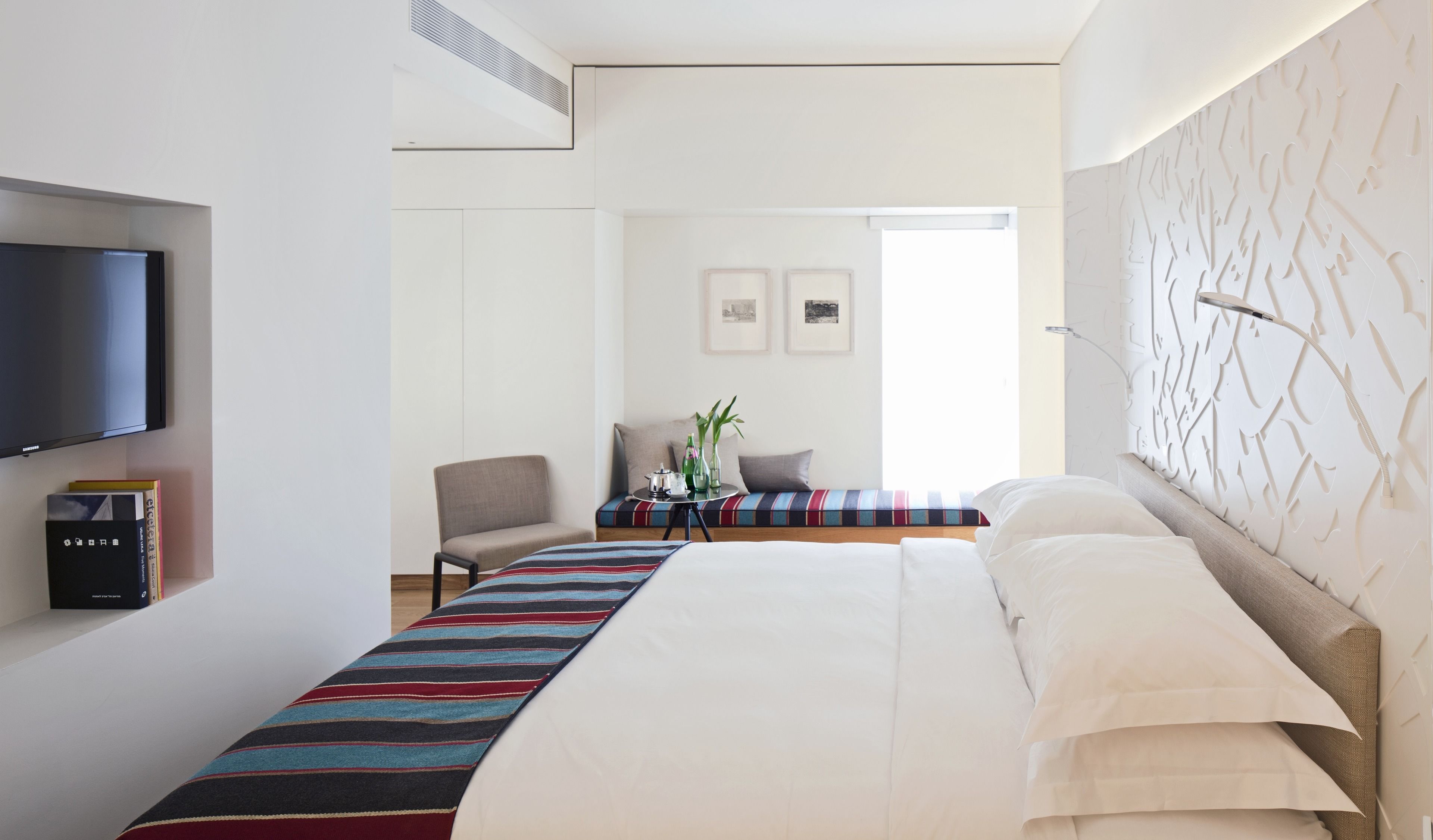 deluxe room | living area | led tv