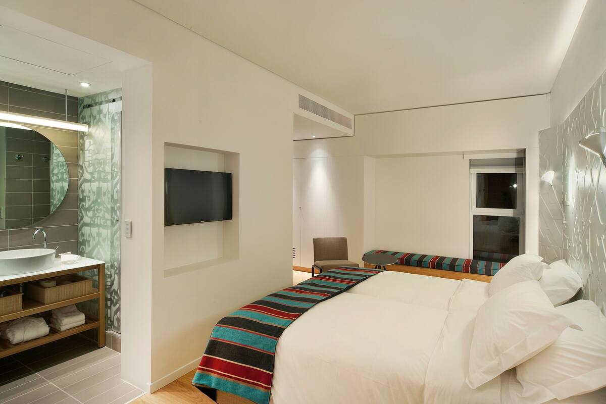 Minibar, in-room safe, soundproofing, iron/ironing board